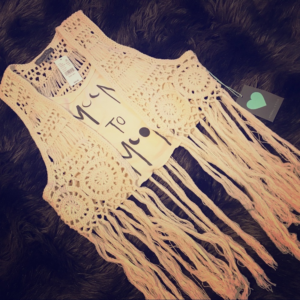 Kendall & Kylie cream crochet fringe vest moon top